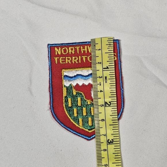 Vintage NORTHWEST Territories CANADA  Souvenir Sew On TOURIST Cloth Patch - Picture 3 of 3